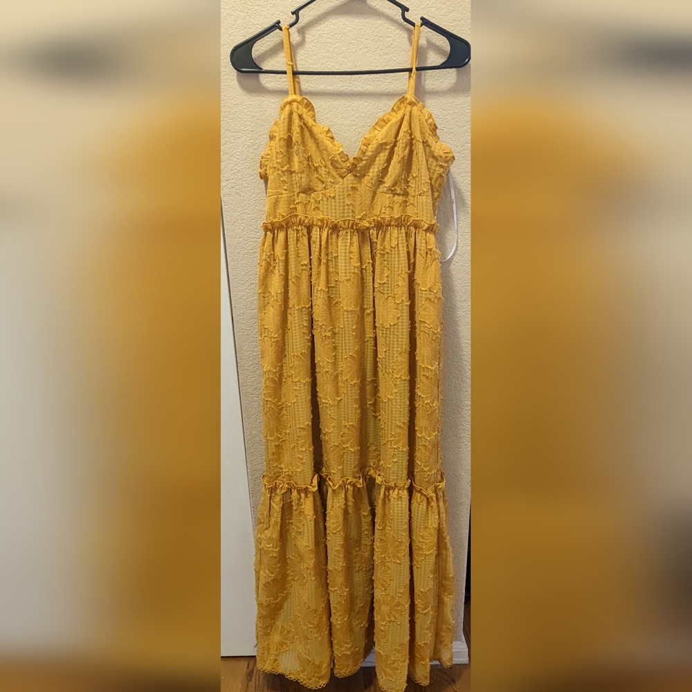 Pretty yellow midi